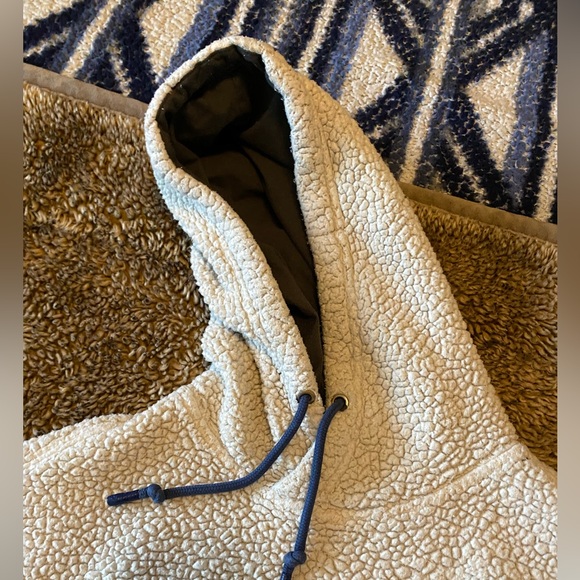 Chubbies - Men’s Cozy Cream Hooded Sweater - Sherpa size Medium - Picture 2 of 4